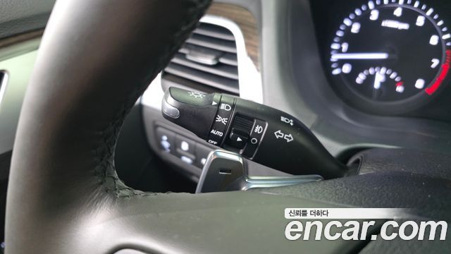 Genesis G80 2017 — photo 30