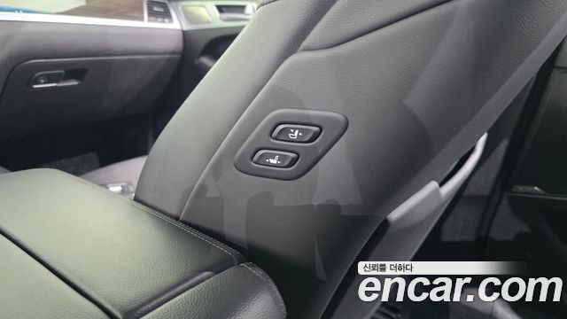 Genesis G80 2017 — photo 32