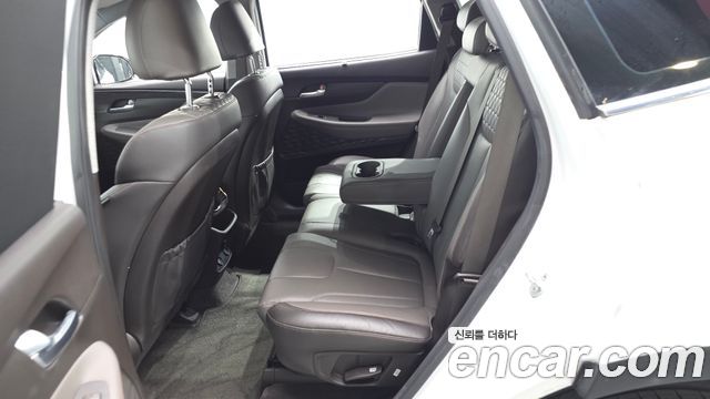 Hyundai Santafe 2019 — photo 18