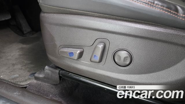 Hyundai Santafe 2019 — photo 31