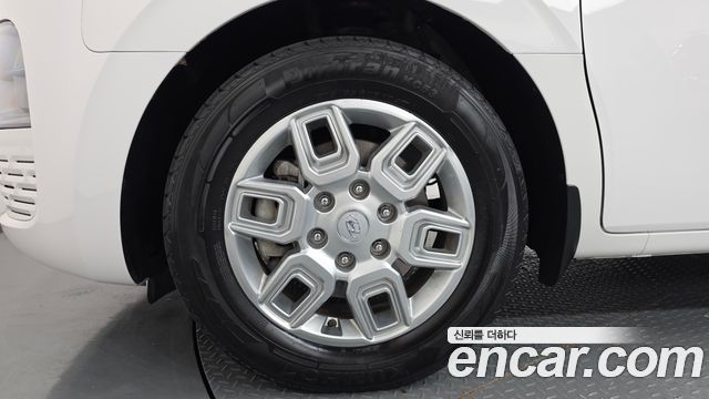 Hyundai Staria 2023 — photo 5