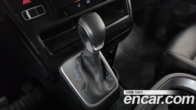 Hyundai Staria 2023 — photo 12