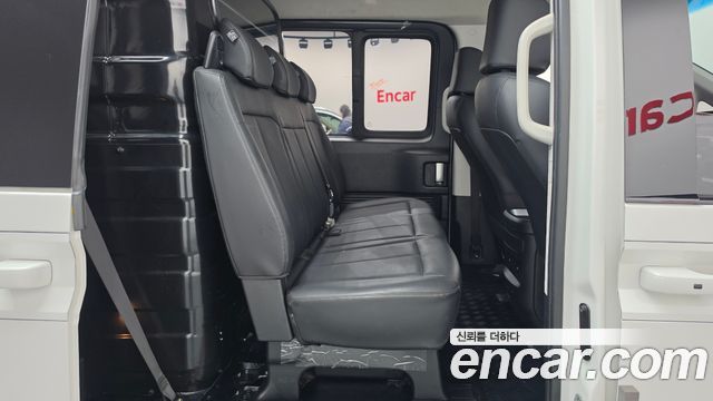 Hyundai Staria 2023 — photo 17