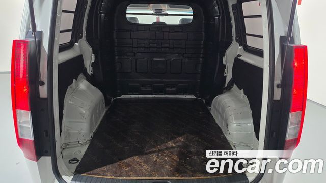 Hyundai Staria 2023 — photo 22
