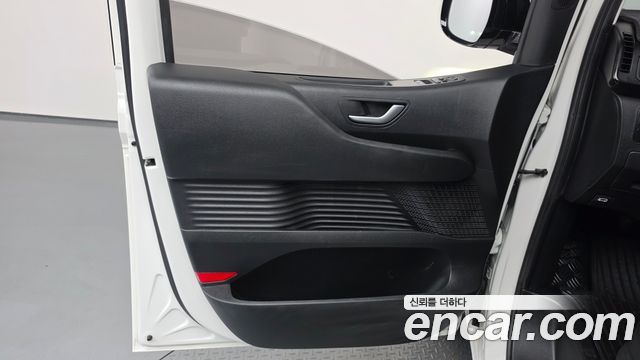Hyundai Staria 2023 — photo 14