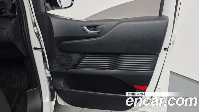 Hyundai Staria 2023 — photo 15