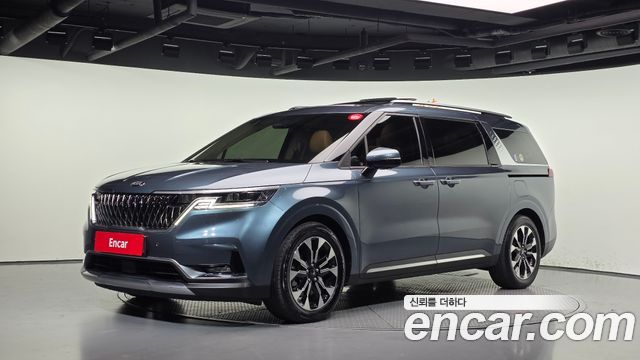 Kia Canival 2021 — photo 1