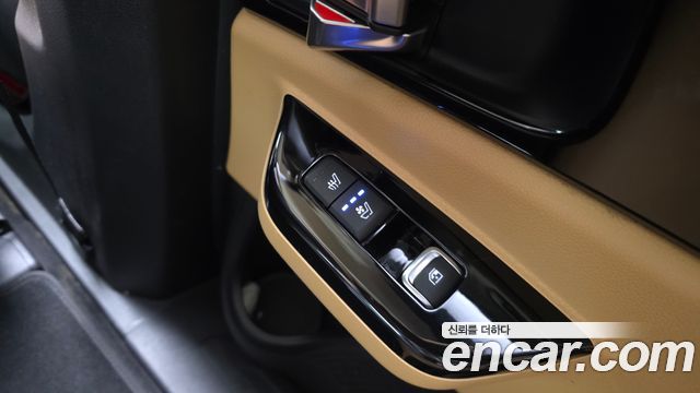 Kia Canival 2021 — photo 18