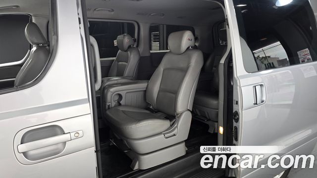 Hyundai Starex 2016 — photo 12