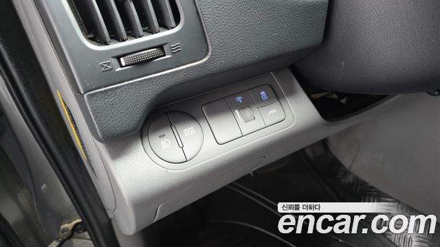 Hyundai Starex 2016 — photo 19