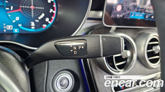 Mercedes-Benz GLC-Class 2021 — photo 12