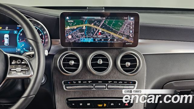 Mercedes-Benz GLC-Class 2021 — photo 25