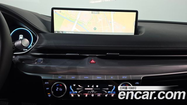 Genesis G80 2022 — photo 18
