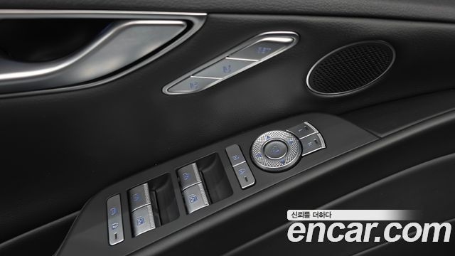 Genesis G80 2022 — photo 29