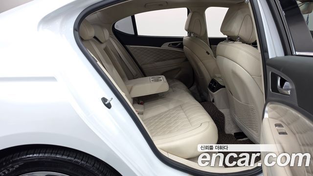 Genesis G70 2021 — photo 17