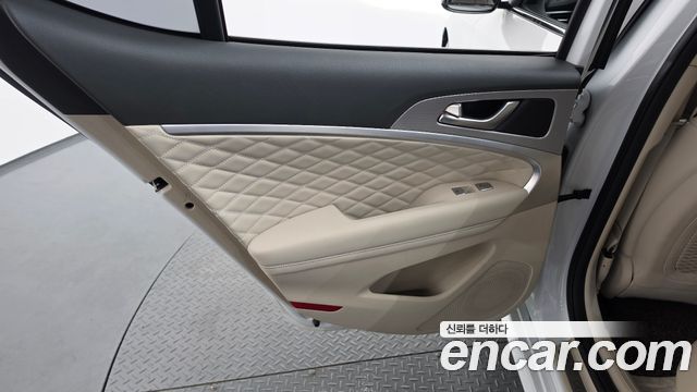 Genesis G70 2021 — photo 15
