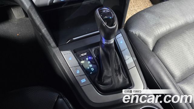 Hyundai AVANTE 2016 — photo 12
