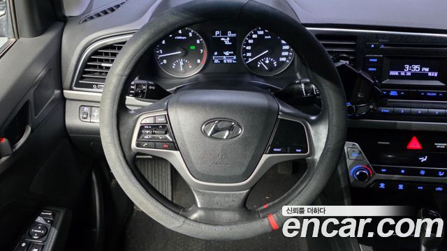 Hyundai AVANTE 2016 — photo 19
