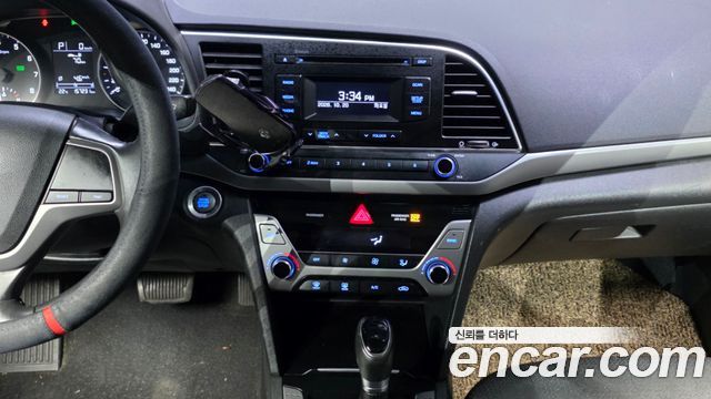 Hyundai AVANTE 2016 — photo 20