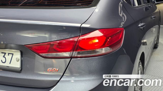 Hyundai AVANTE 2016 — photo 9