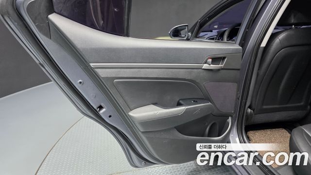 Hyundai AVANTE 2016 — photo 15