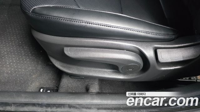 Hyundai AVANTE 2016 — photo 31