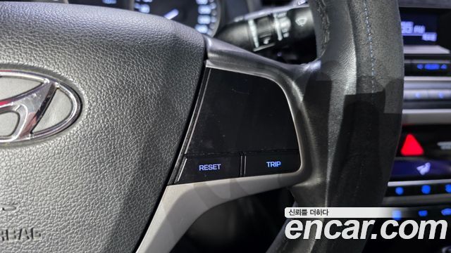 Hyundai AVANTE 2016 — photo 32