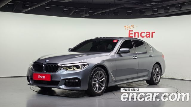 BMW 5-Series 2018 — photo 1