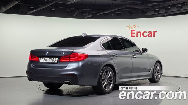 BMW 5-Series 2018 — photo 2