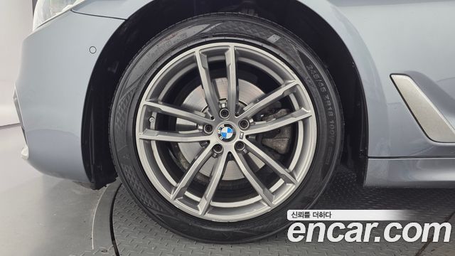 BMW 5-Series 2018 — photo 5