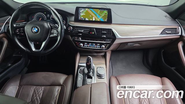 BMW 5-Series 2018 — photo 7