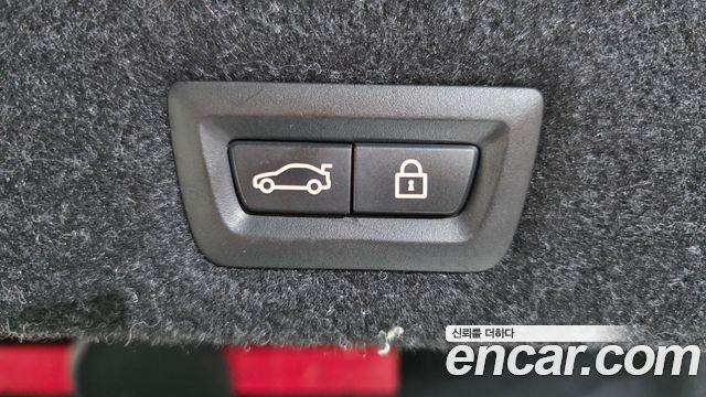 BMW 5-Series 2018 — photo 20