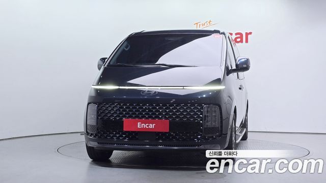 Hyundai Staria 2025 — photo 3