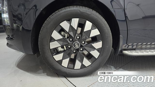 Hyundai Staria 2025 — photo 5
