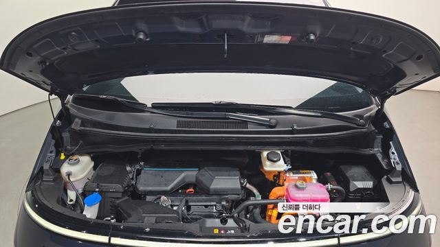 Hyundai Staria 2025 — photo 6
