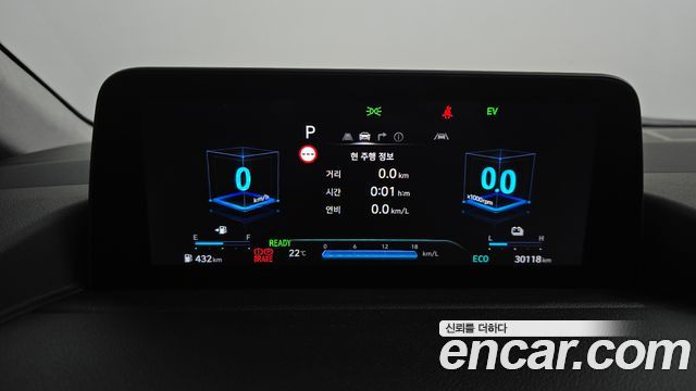 Hyundai Staria 2025 — photo 11