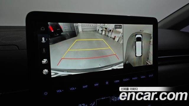 Hyundai Staria 2025 — photo 20