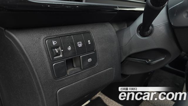 Hyundai Staria 2025 — photo 25