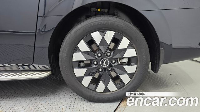 Hyundai Staria 2025 — photo 7