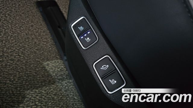 Hyundai Staria 2025 — photo 27