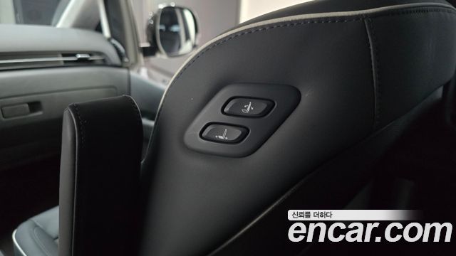 Hyundai Staria 2025 — photo 28