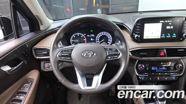 Hyundai Santafe 2019 — photo 18