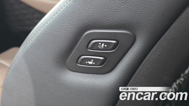 Hyundai Santafe 2019 — photo 33
