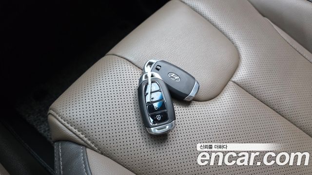 Hyundai Santafe 2019 — photo 38