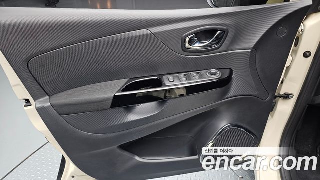 Renault Korea QM3 2016 — photo 14