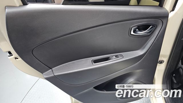 Renault Korea QM3 2016 — photo 15