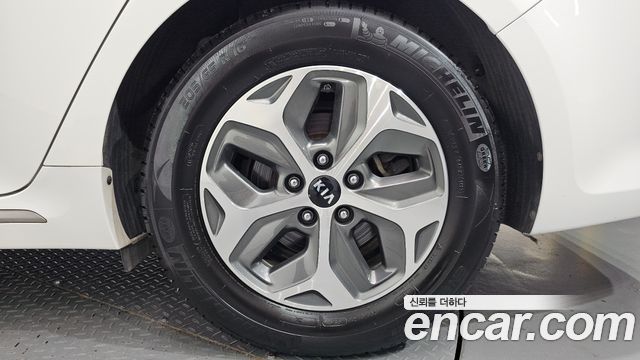 Kia K5 2020 — photo 7