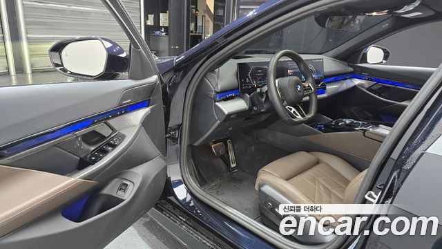 BMW 5-Series 2025 — photo 13