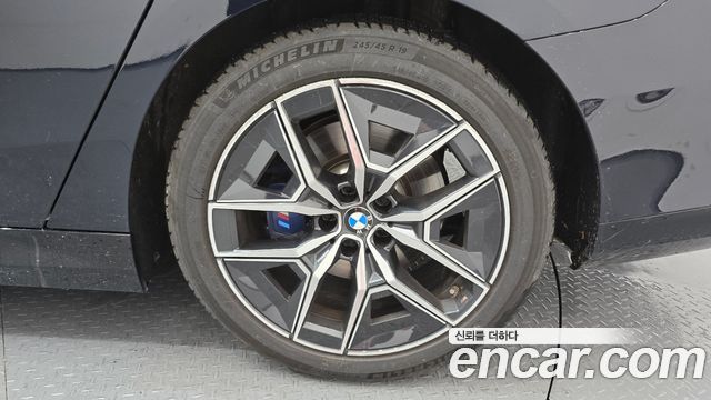 BMW 5-Series 2025 — photo 7