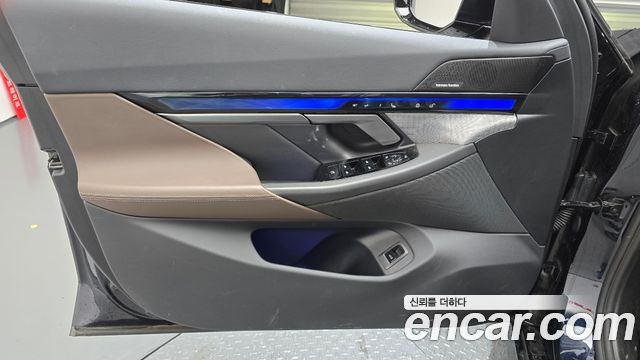 BMW 5-Series 2025 — photo 14